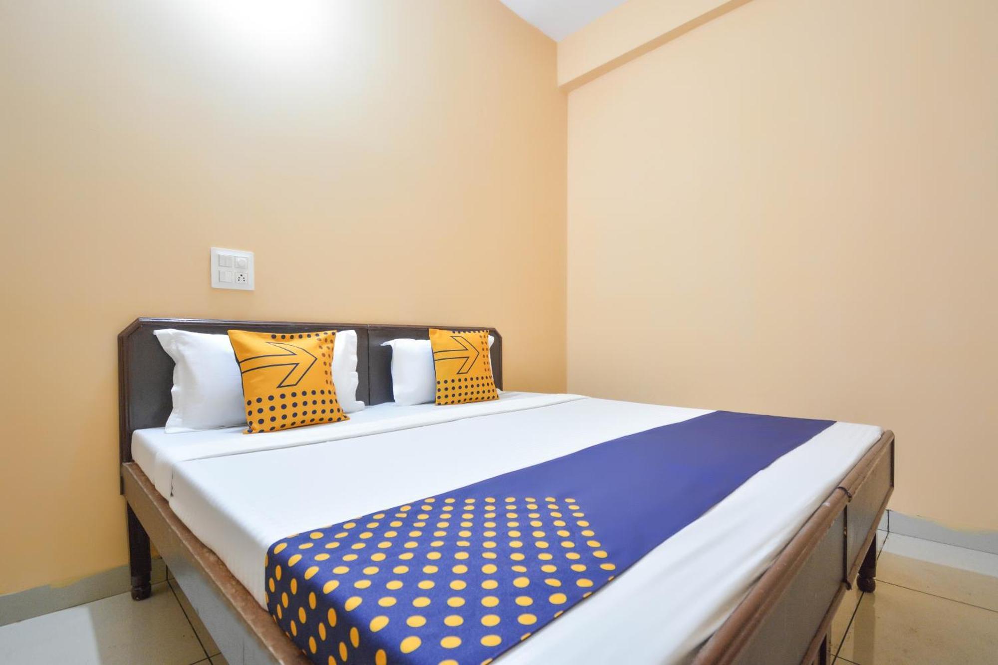 Spot On Hotel Diamond Sohana Exterior photo